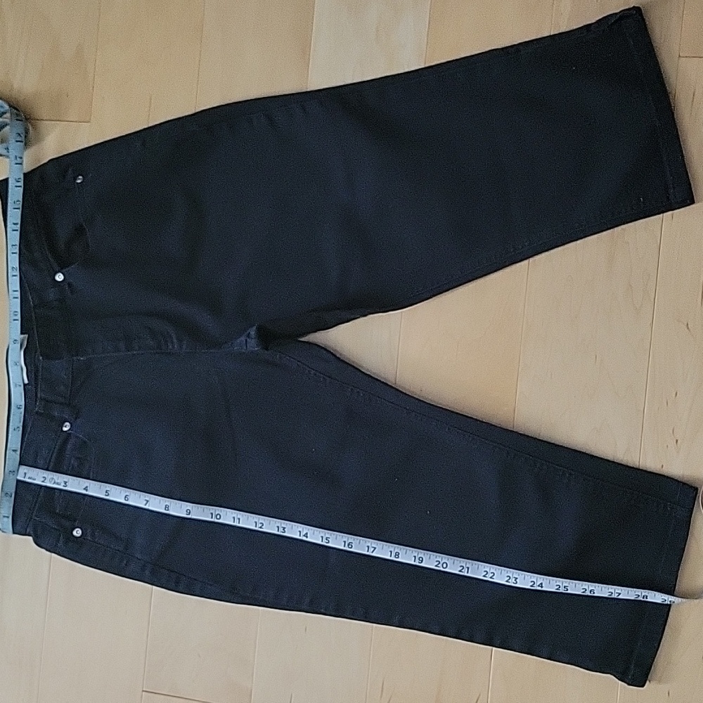 Talbots Capris Black, 12P, 97% Cotton, 2% Spandex